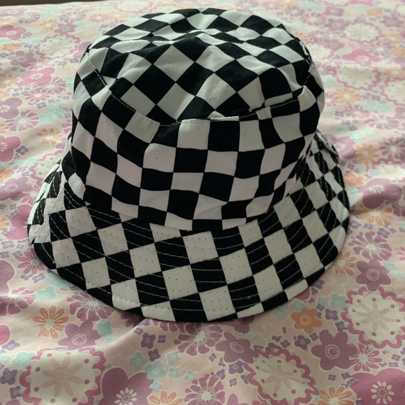 Black & white Checkerboard reversible bucket hat - Picture 1 of 6